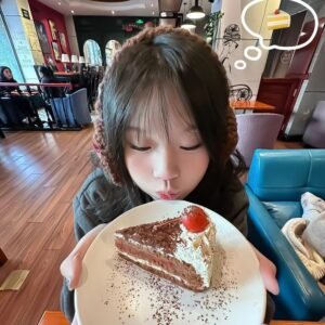 Cheesecake phúc bồn tử